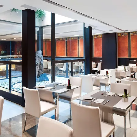 Hotel Catalonia Port 4*