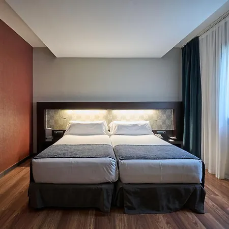 Catalonia Port Hotel