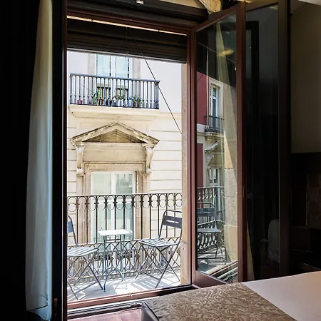 Catalonia Port 4*