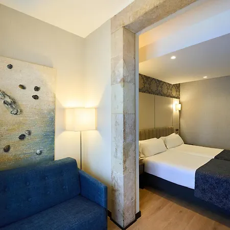 Hotel Catalonia Port 4*