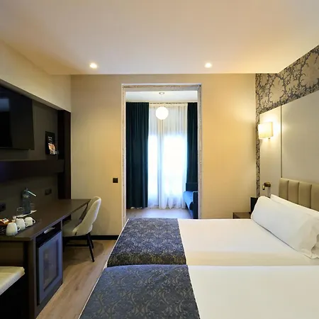 Catalonia Port Hotel