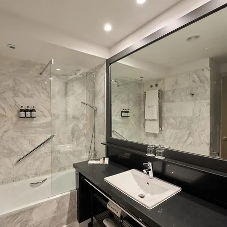 Hotel Catalonia Port 4*