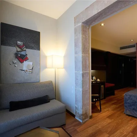 Catalonia Port Hotel