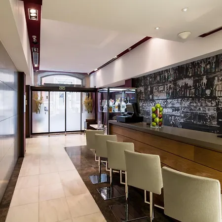 Catalonia Port 4* ברצלונה