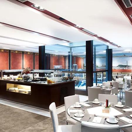 מלון Catalonia Port